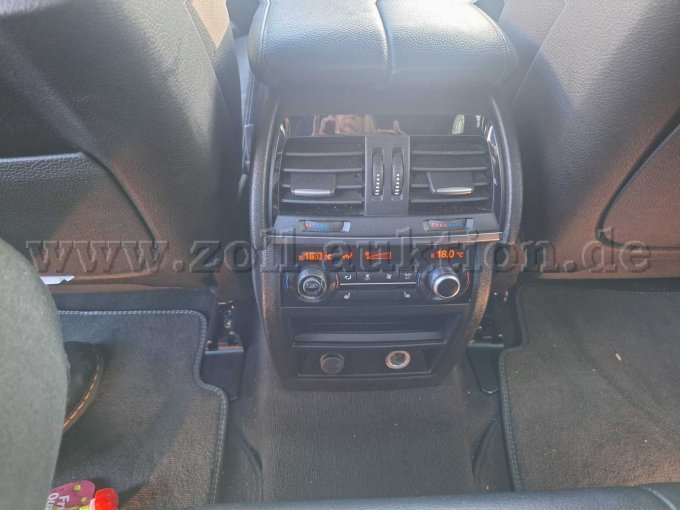 BMW X6
Rücksitzbank, Mittelkonsole