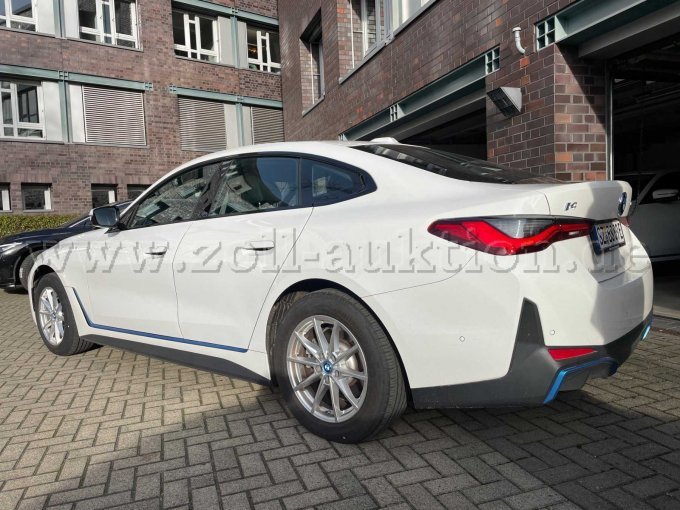 Rück-Ansicht Fahrerseite