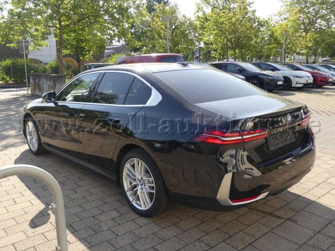 1 BMW i5 Lim. eDrive40 – foto 4 – kavel bij Zoll-Auktion, Koblenz