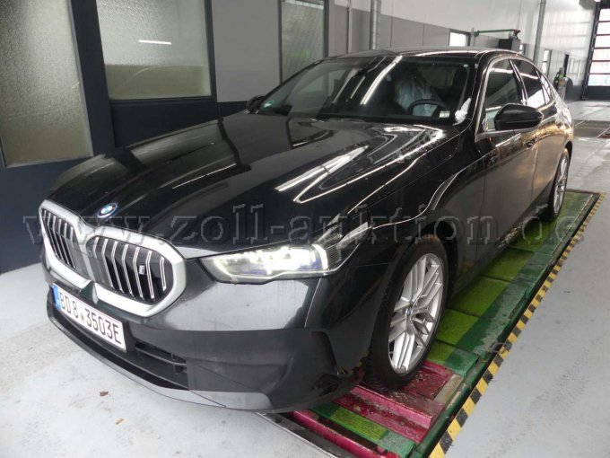 Frontansicht vorn links