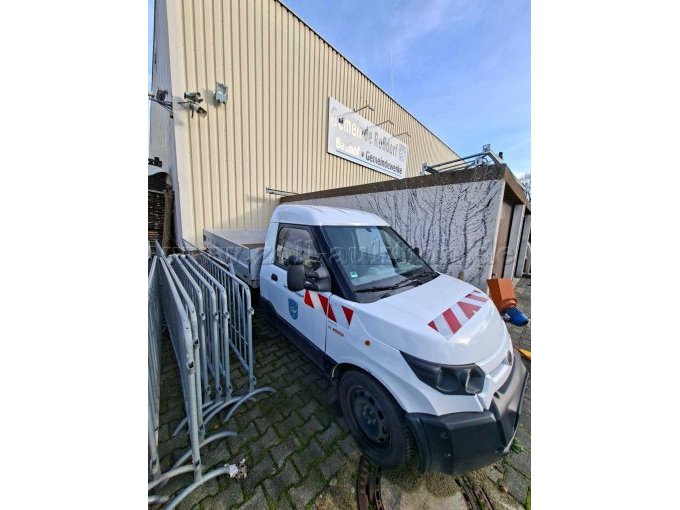 Front- seitliche Ansicht