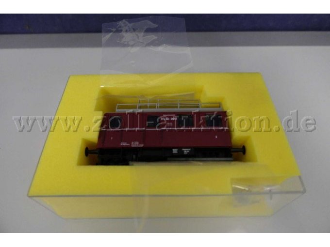 Detailaufnahme 2 des fehlenden Deckels + Detailaufnahme der Vorderseite der Lok