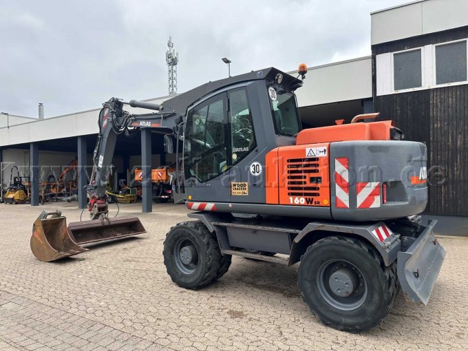 Bagger von hinten links
