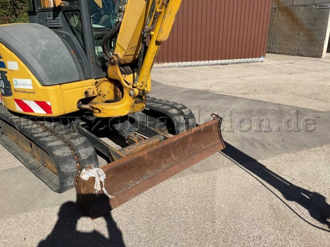 1 Bagger Komatsu PC50 MR-2 (5 Tonnen) – foto 9 – kavel bij Zoll-Auktion, Ansbach