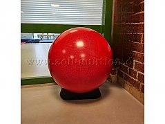 rote Balance-Kugel mit Ständer