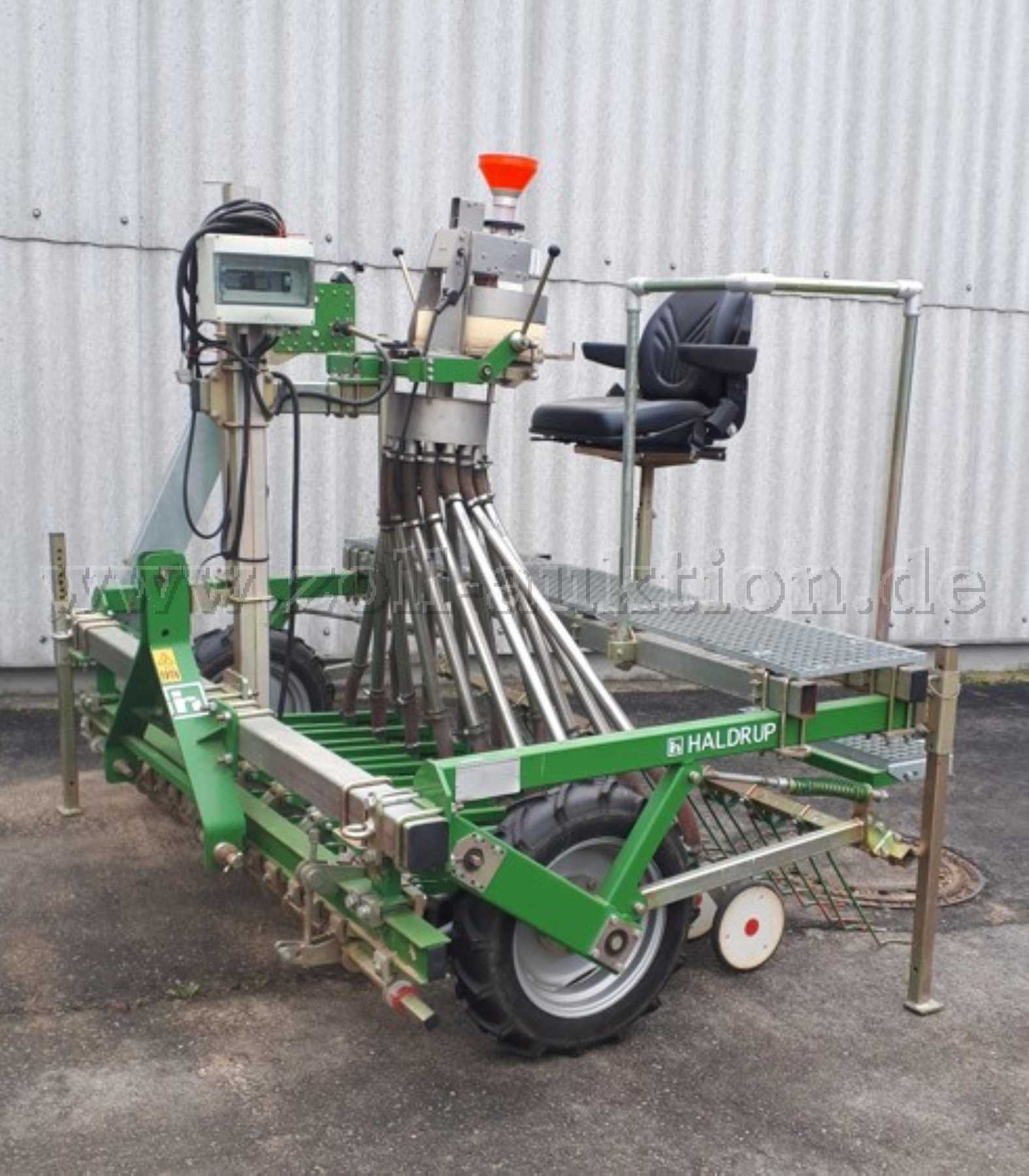 1 Haldrup firmasına ait SB-25 tipi bantlı ekim makinesi