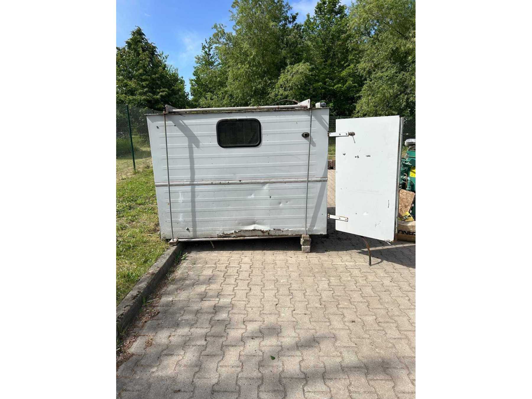 Container linke Seite