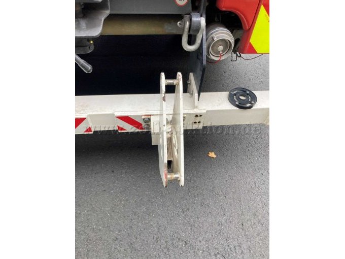 Symbolfoto der Halterung, welche 2x enthalten ist. Verkauf ohne Unterfahrschutz