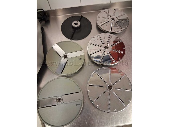 Ansicht des Zubehörs bestehend aus 6 Schneid- und Raspelscheiben