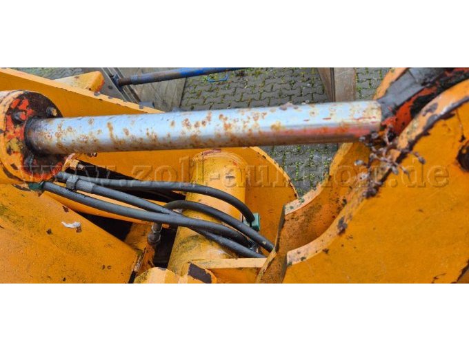 Angerosteter Zylinder