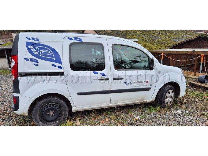 Beifahrerseite mit Kratzer an Schiebe und Beifahrertür