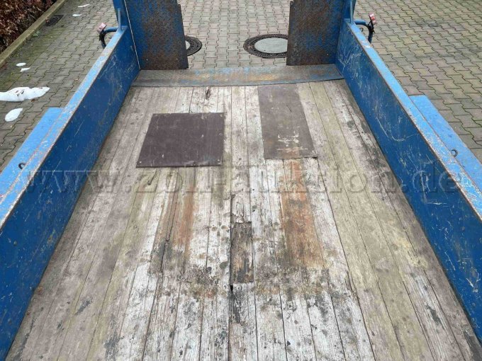 Mängel
Löcher im Ladeboden