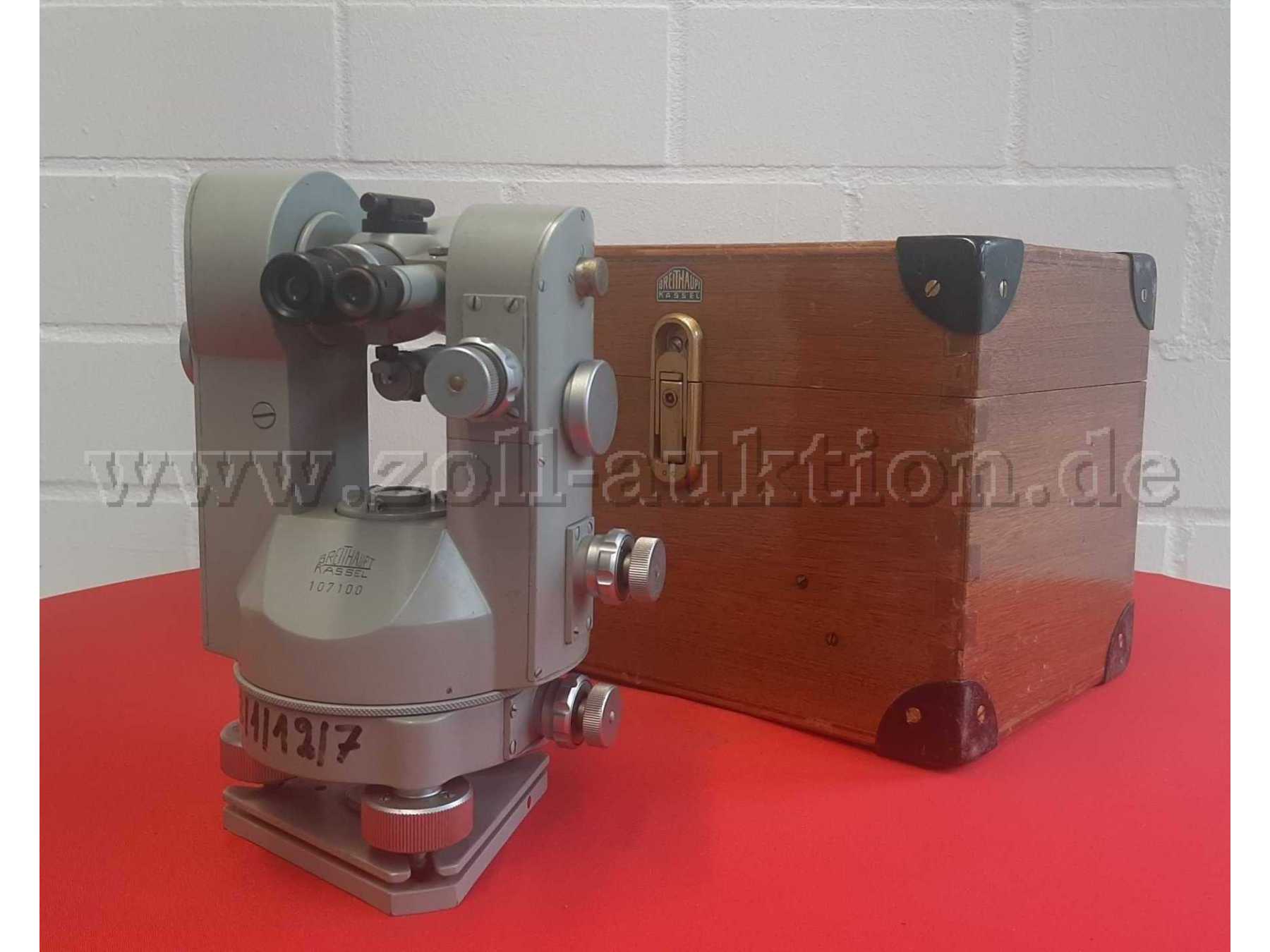 Instrument und Transportbehälter Hinten seitlich -1-