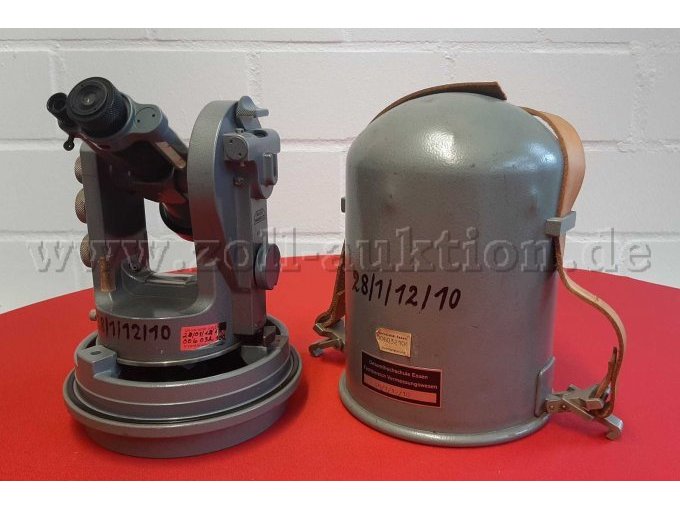 Instrument und Transportbehälter
Hinten seitlich -2-