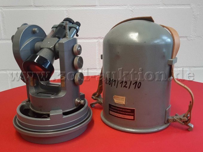 Instrument und Transportbehälter
Vorne seitlich -1-