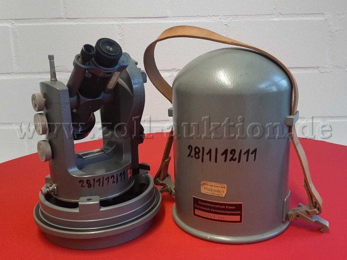 Instrument und Transportbehälter
Hinten seitlich -2-