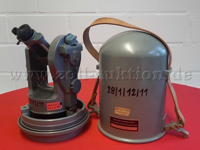 Instrument und Transportbehälter
Hinten seitlich -1-