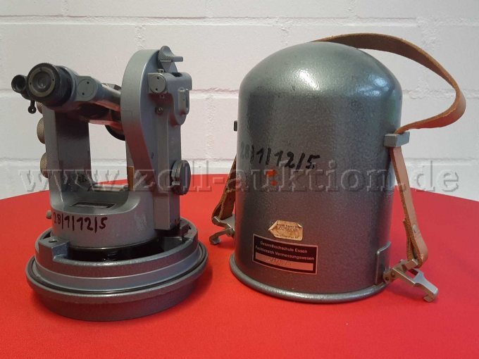 Instrument und Transportbehälter
Hinten seitlich -2-