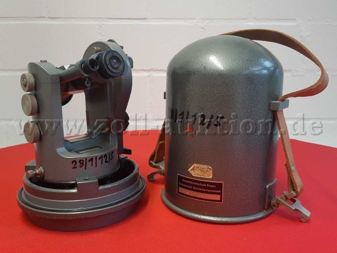 Instrument und Transportbehälter
Hinten seitlich -1-