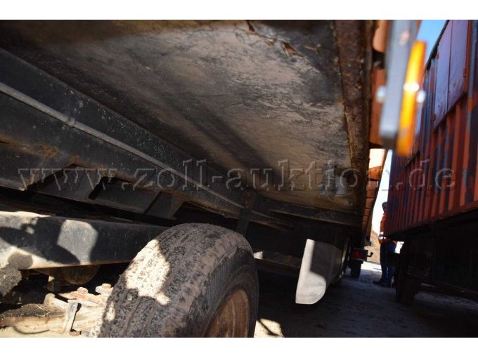 Unterboden vorne links