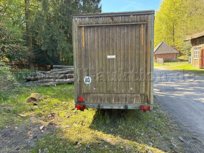 Hinten