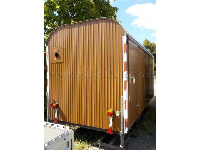 Heck- und Seitenansicht Bauwagen