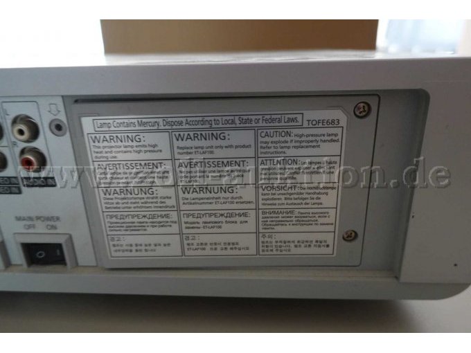 Nahaufnahme Warnhinweise