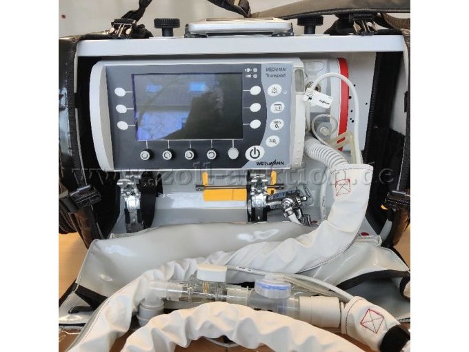 Frontansicht mit geöffneter Tasche