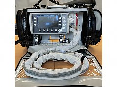 Frontansicht mit geöffneter Tasche