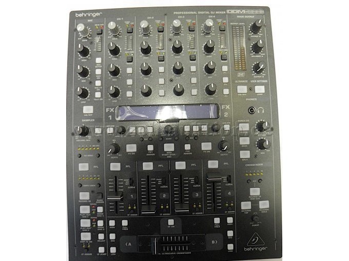 Behringer DDM 4000 DJ Mixer Draufsicht