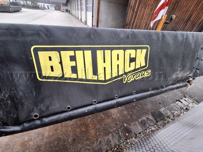 Schneeleiteinrichtung