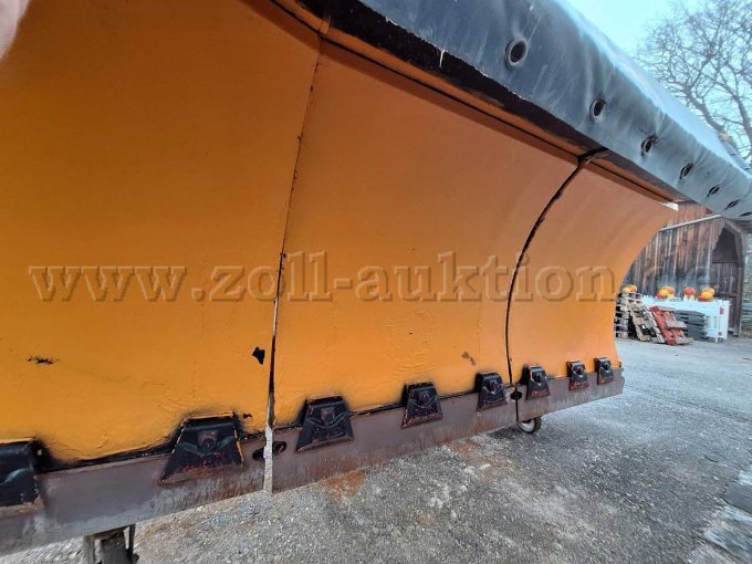 Frontansicht vom 3-Scharepflug