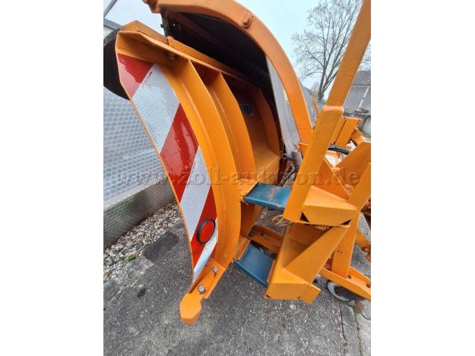 Schneepflug Seitenansicht links