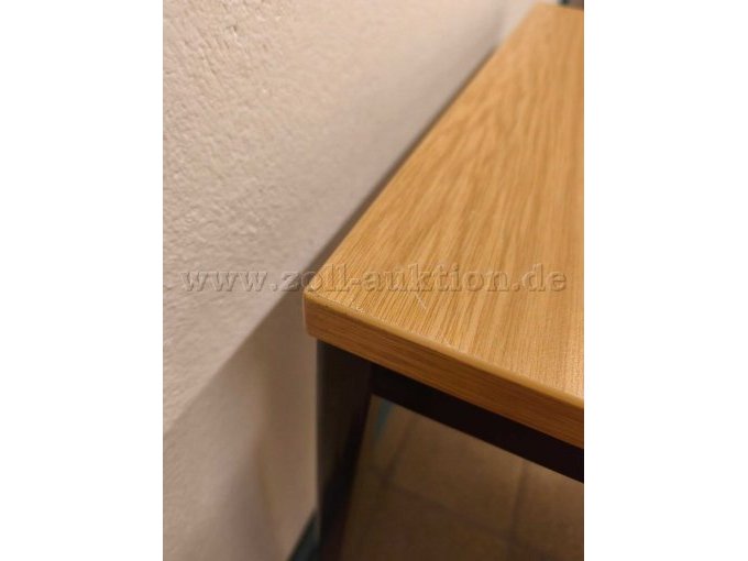 Kratzer / Abplatzungen Tischkante