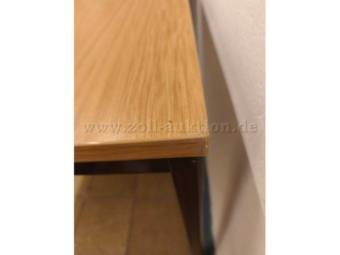 Kratzer / Abplatzungen Tischkante