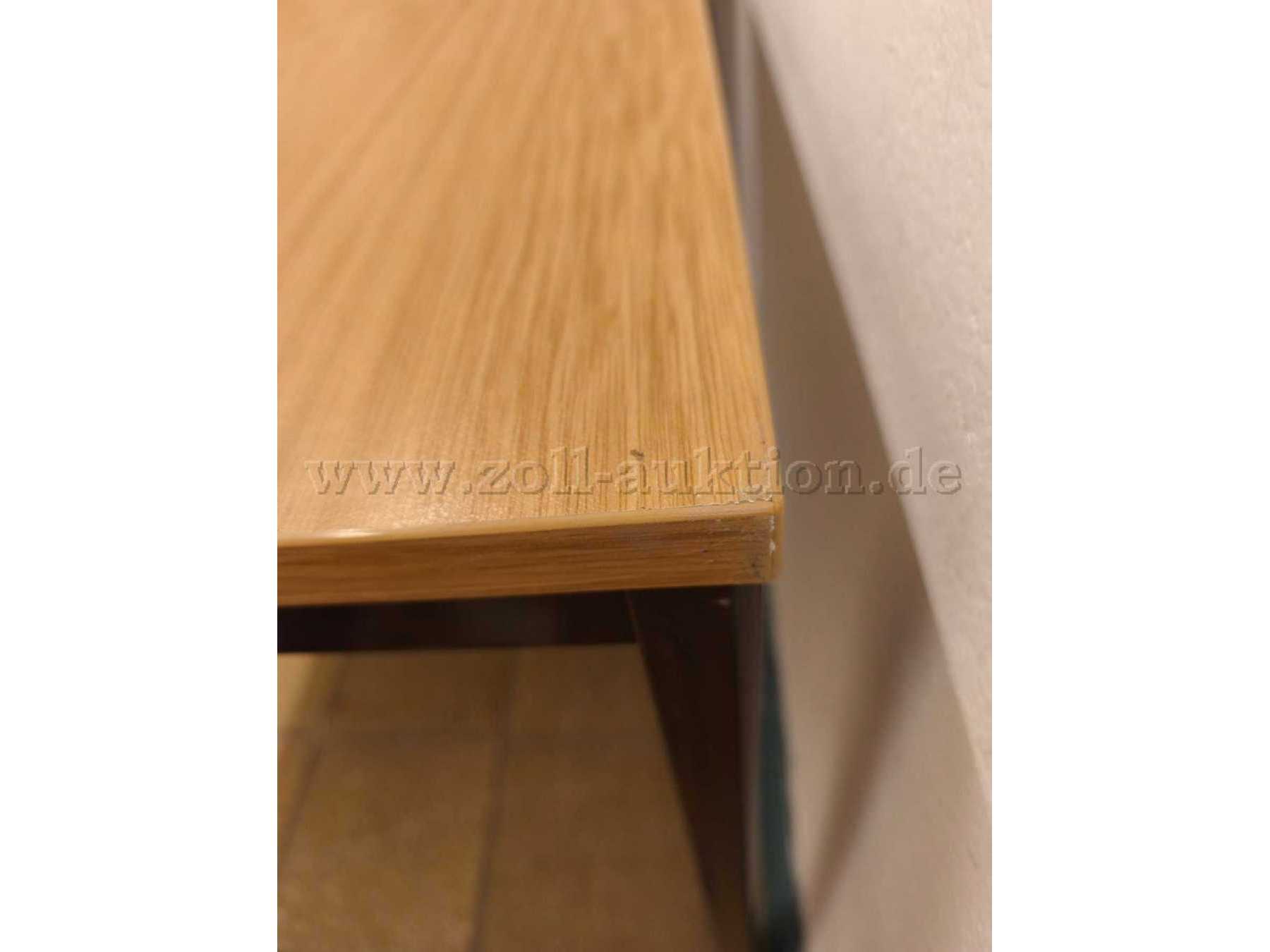 Kratzer / Abplatzungen Tischkante