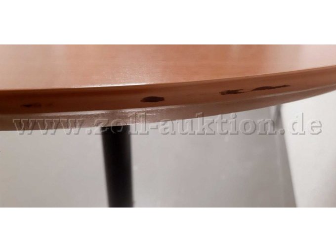 Detailansicht Verschmutzung an Tischplatte