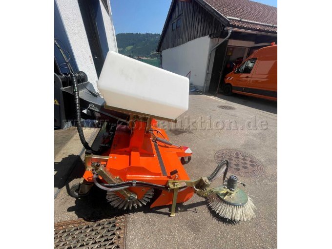 Seitenbesen ausgeklappt