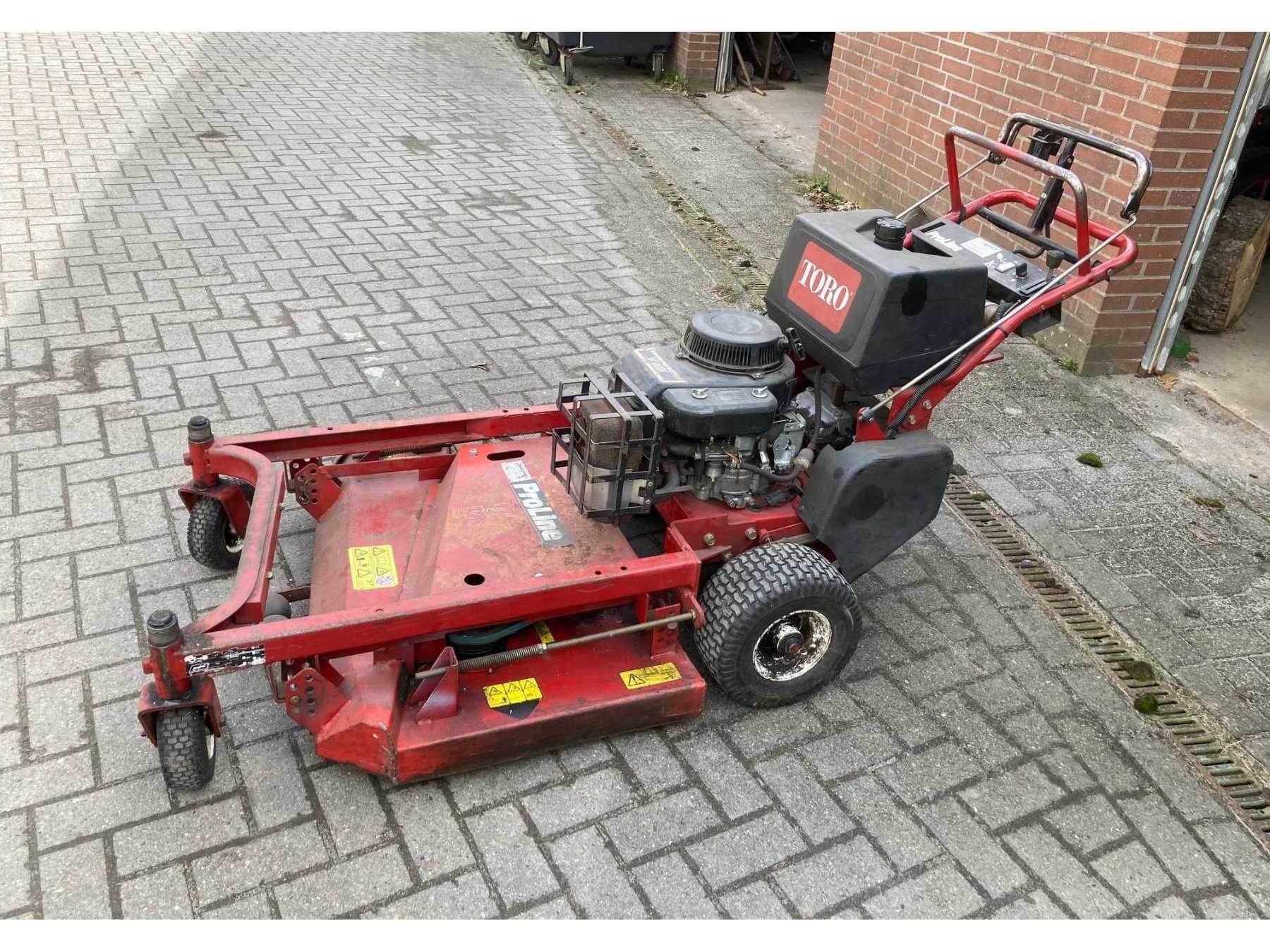 Toro Mäher links