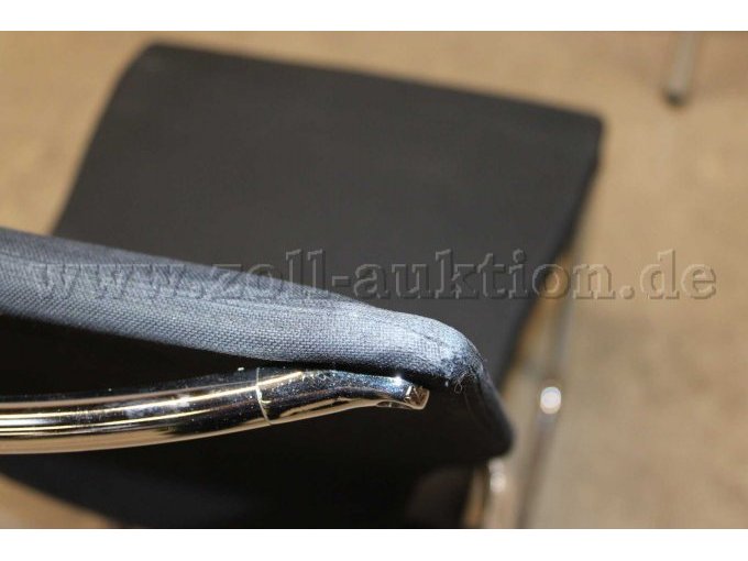 Beschädigung an Stuhlkante