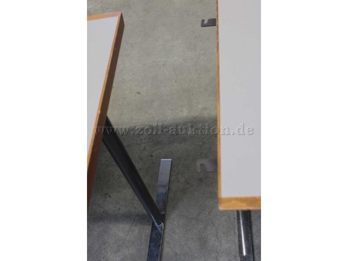 Tisch verkettbar