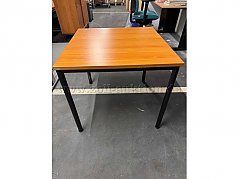 Frontalansicht Besprechungstisch