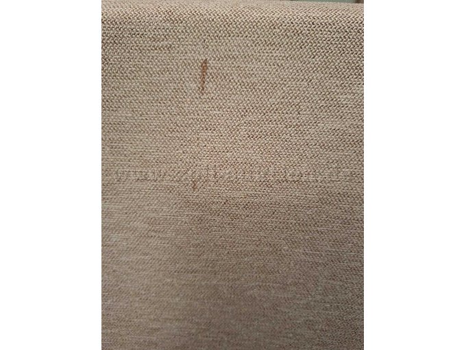 Fleck auf einem der Stühle