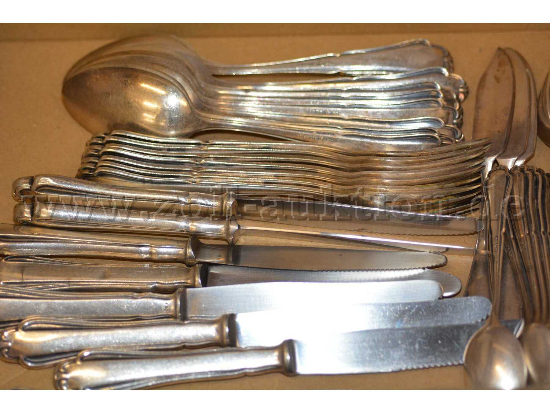 1 Tafelbesteck
versilbert 90/-
Martin und WMF