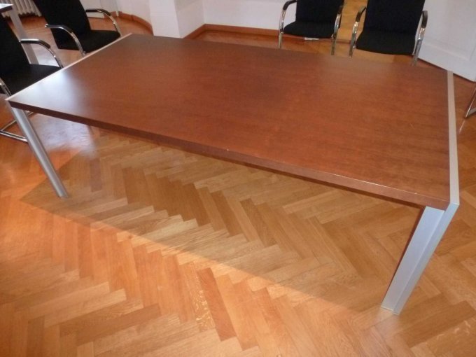 Ansicht Besuchertisch Kirscholz II