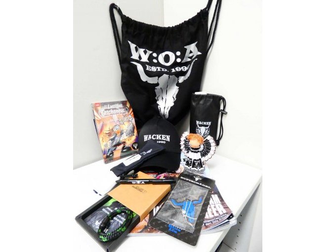 Beutel von Wacken Festival mit Inhalt: Taschenbuch Donald Duck, Kappe, Sonnenbrille, Kugelschreiber, Armband, Trinkflasche mit Tasche, Engel, Duftschädel, Zeitschrift