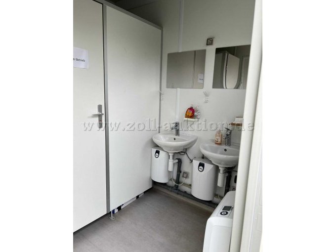 Innenansicht WC-Damen 1