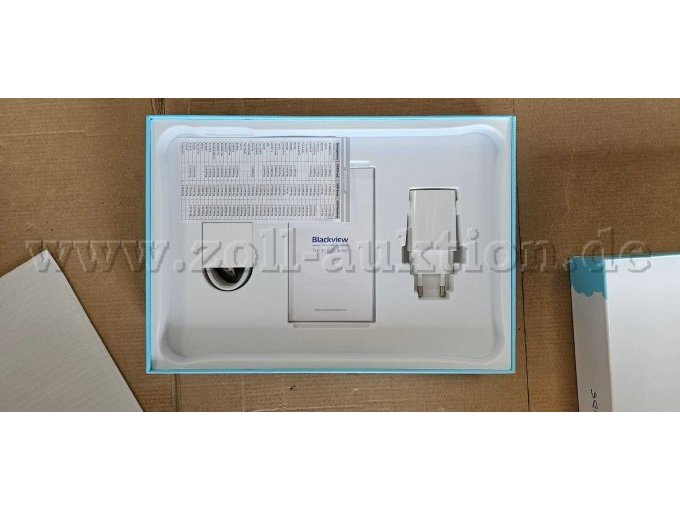 Netzstecker und Kabel sowie Anleitung