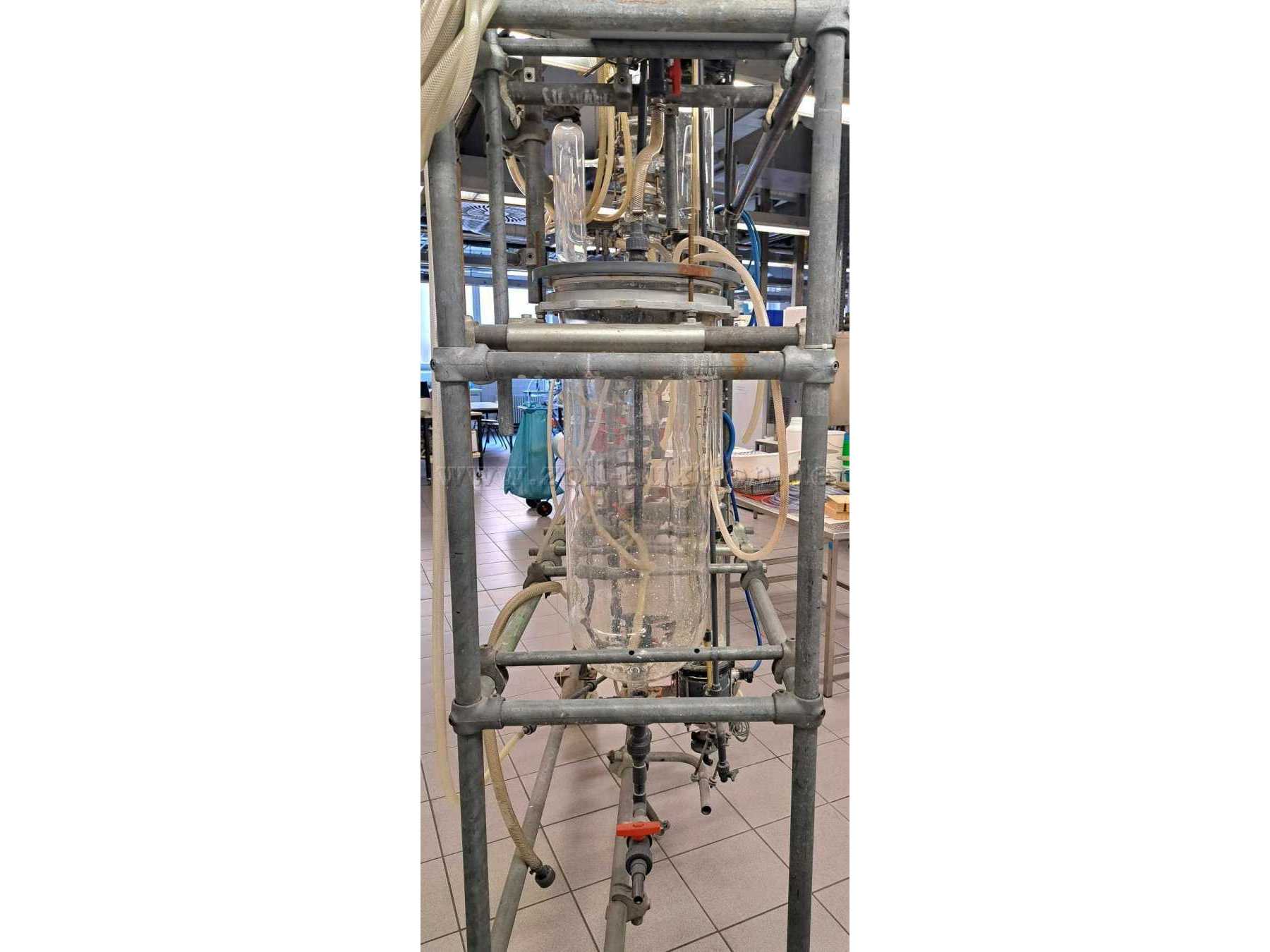 Blasensäulenreaktor Seitenansicht links