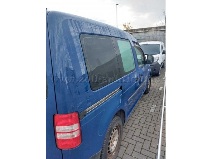 VW Caddy 3,5t, blau, Benziner,